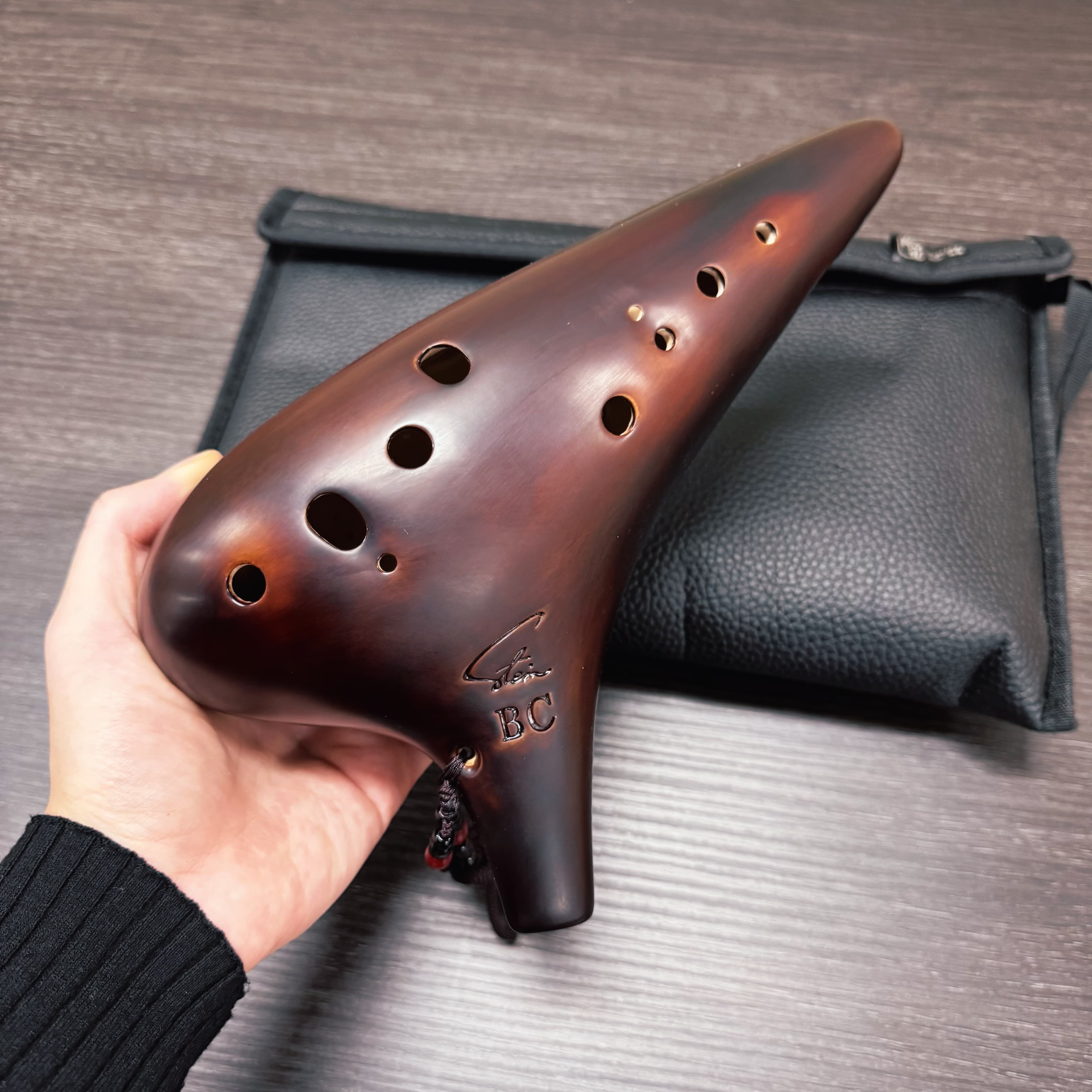 Stein Premium BC Bass C ceramic ocarina beginner friendly in Australia with deep warm tone, professionally tuned 12-hole ocarina by Fengya Focalink Taiwan maker