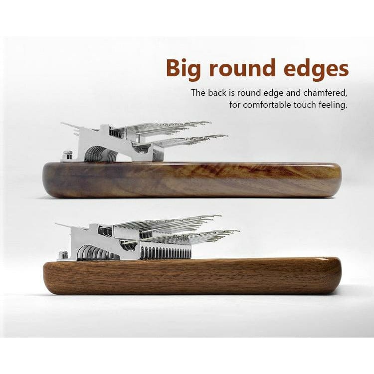 Kalimba with big round edges for comfortable play, wooden body, metal tines