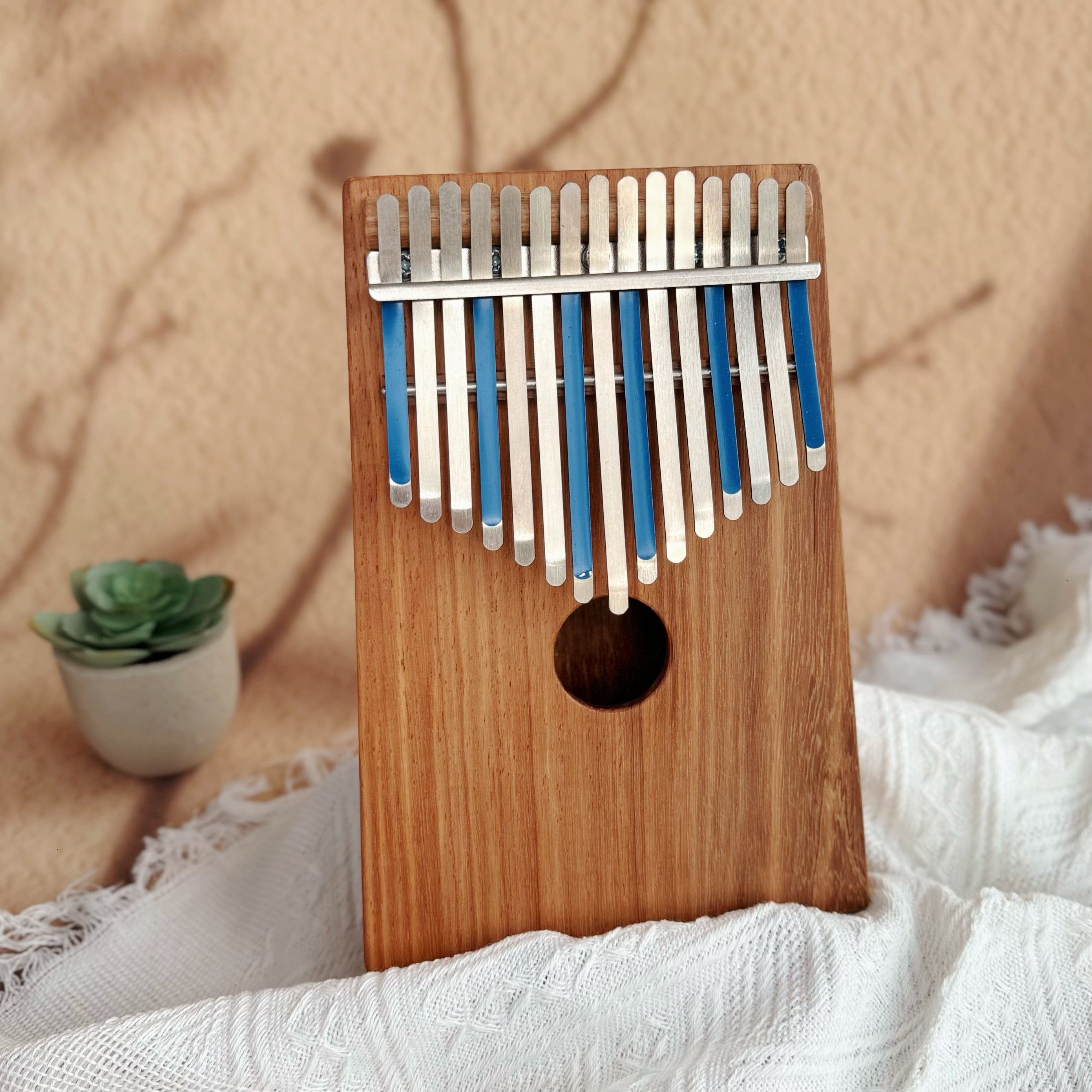 Hugh Tracey Alto Kalimba 15 Key w/Pickup