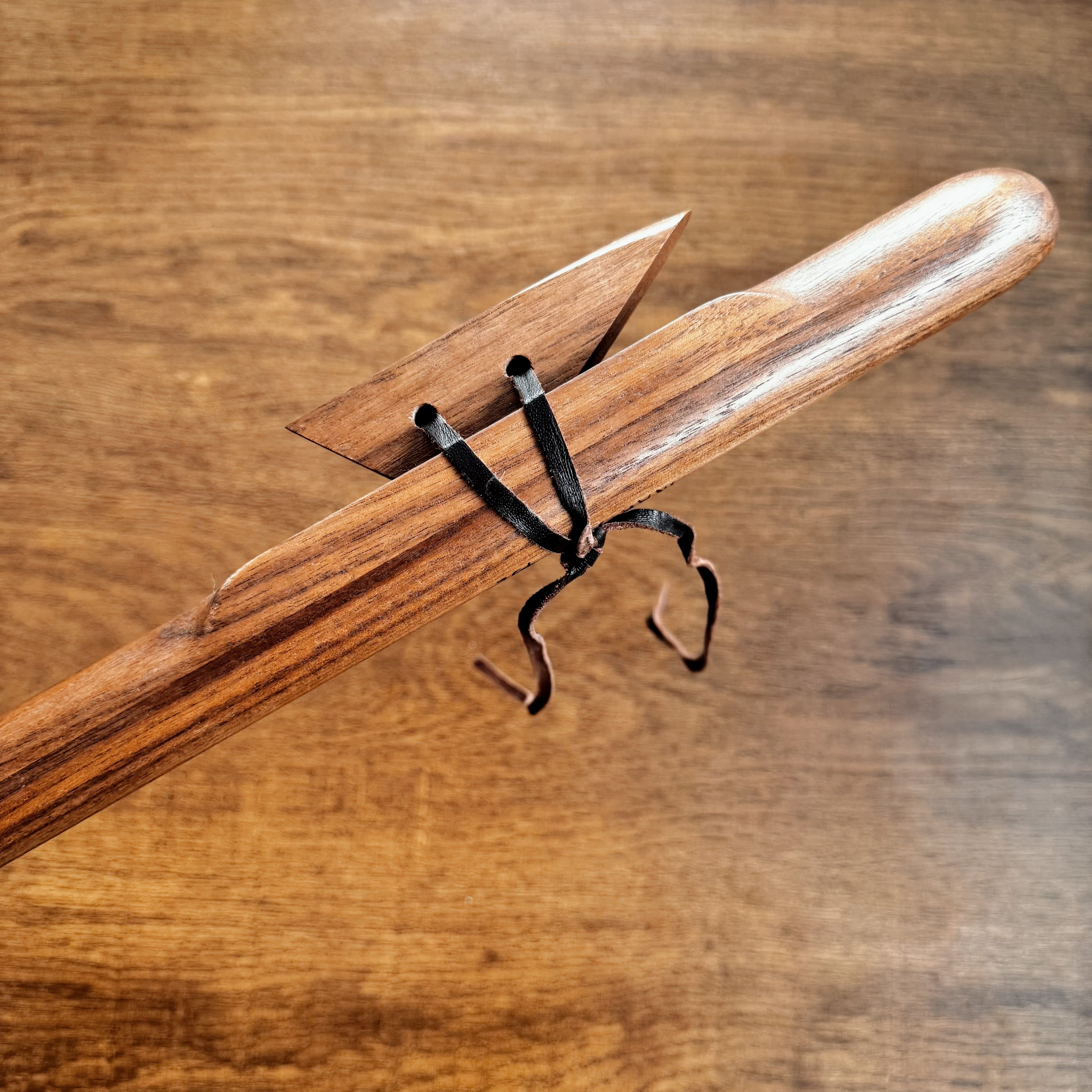 Native American Style Flute Walnut / Sheoak 53cm